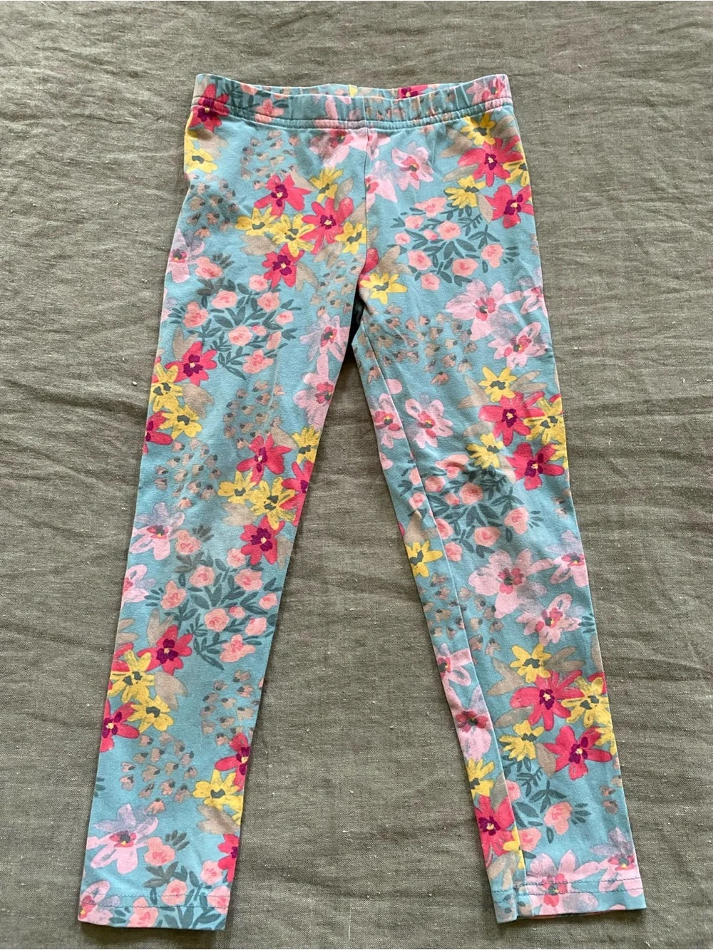 Bundle girls leggings, size 4-5T/XS